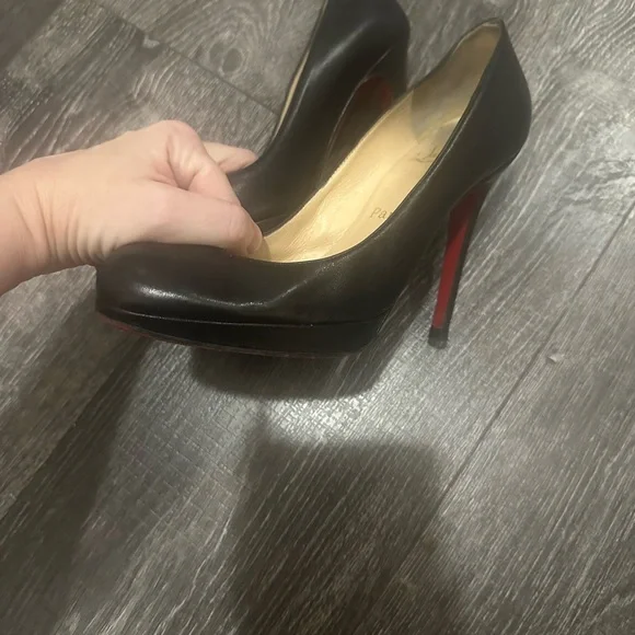 Christian Louboutin black pumps size 36 2/2 - Picture 4 of 7